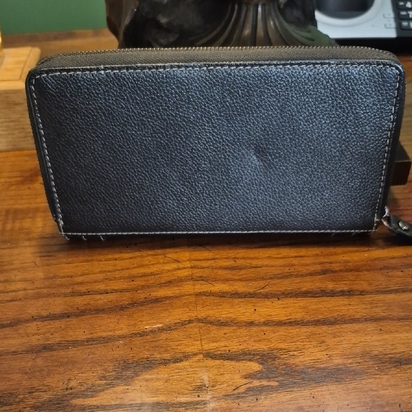 Rachel Roy Black Genuine Pebble Leather Sudded Wallet - Picture 2 of 9